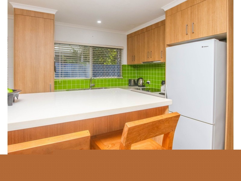 20 Holly Street, Mooroobool QLD 4870
