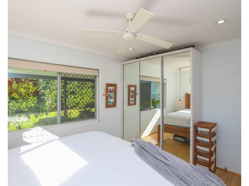 20 Holly Street, Mooroobool QLD 4870