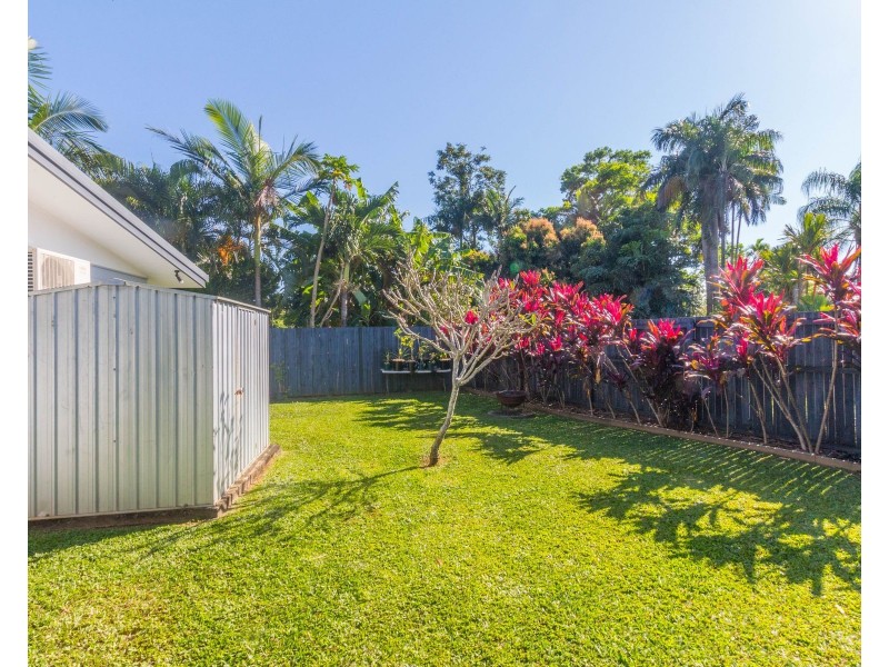 20 Holly Street, Mooroobool QLD 4870
