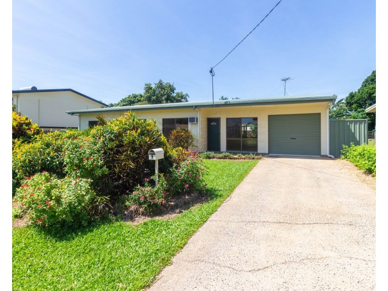 9 Jean Close, Woree QLD 4868