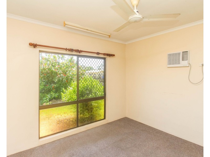 9 Jean Close, Woree QLD 4868