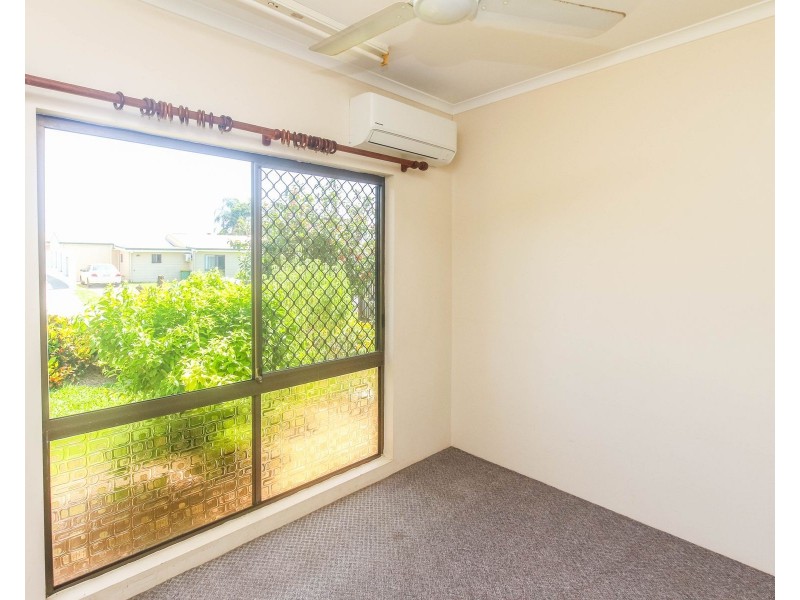 9 Jean Close, Woree QLD 4868