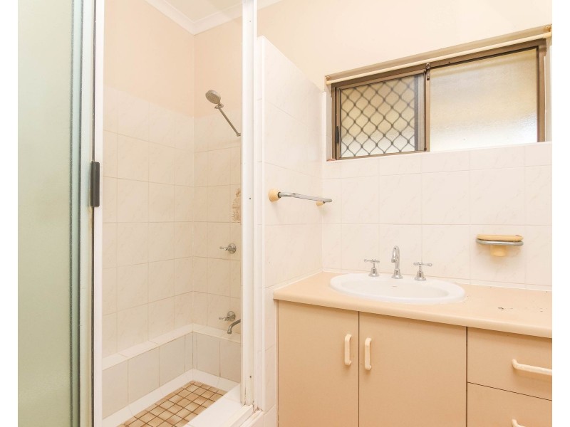 9 Jean Close, Woree QLD 4868