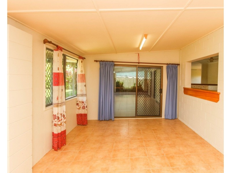 9 Jean Close, Woree QLD 4868