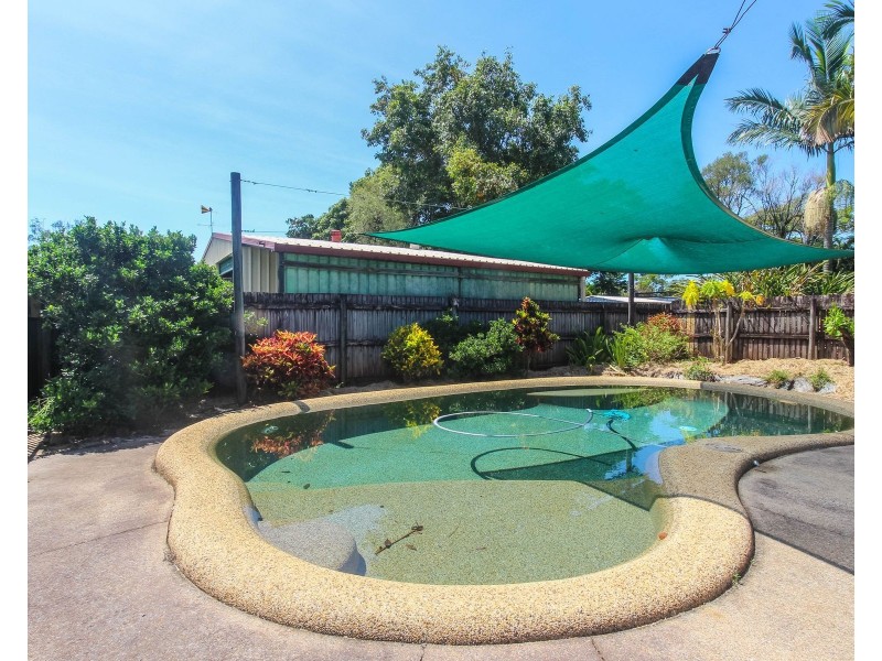 9 Jean Close, Woree QLD 4868