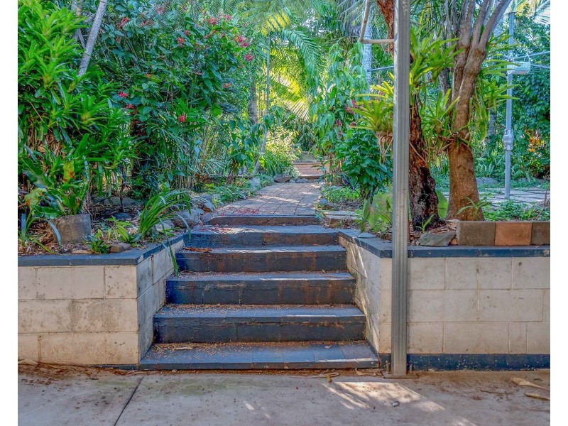 11 Vista Street, Bayview Heights QLD 4868