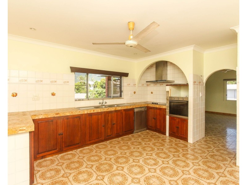 626 Mulgrave Road, Woree QLD 4868