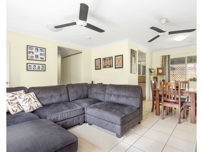 17 Cliffdale St, Bentley Park QLD 4869
