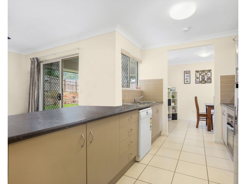 17 Cliffdale St, Bentley Park QLD 4869