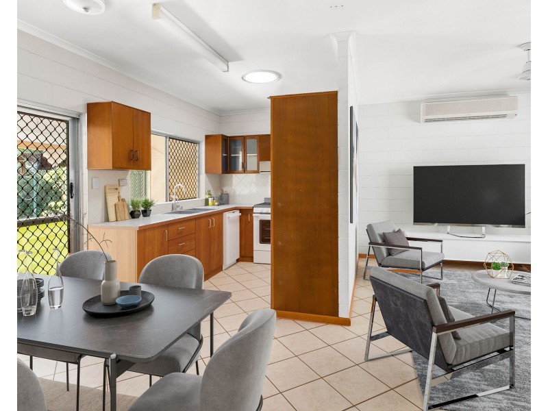 20 Dunbar Street, Mooroobool QLD 4870