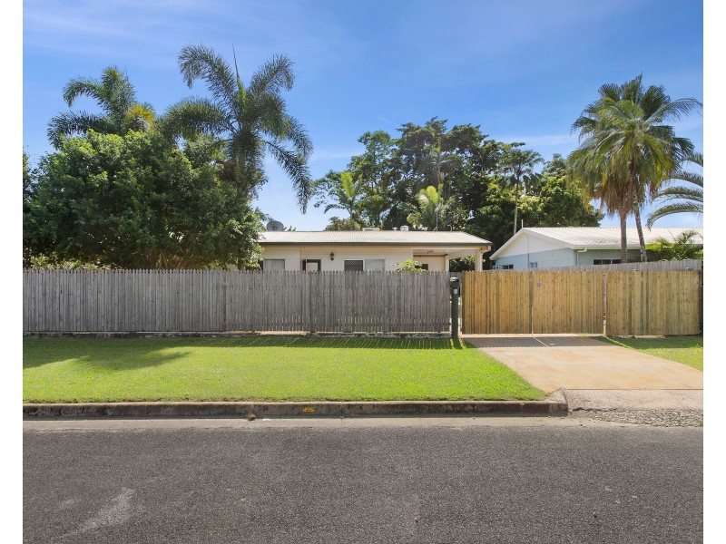 20 Dunbar Street, Mooroobool QLD 4870