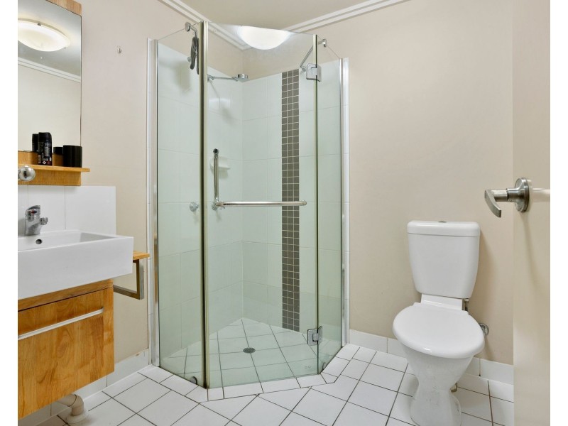 307/2-8 Centenary Close, Manoora QLD 4870