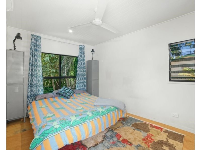 5 Law Street, Cairns North QLD 4870