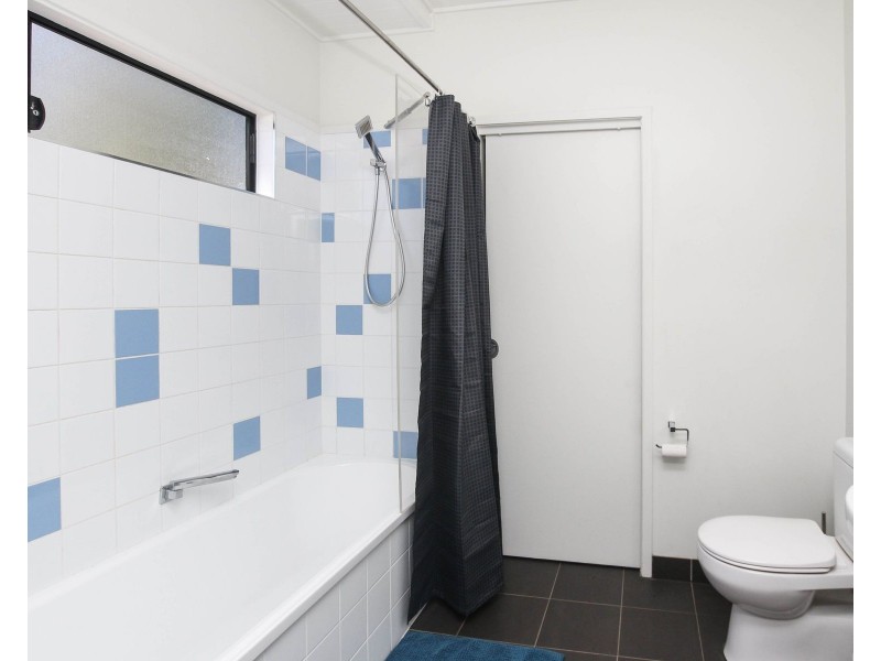 5 Law Street, Cairns North QLD 4870