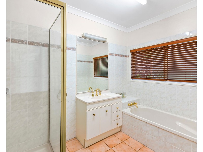 7 Rosemont Court, Mooroobool QLD 4870