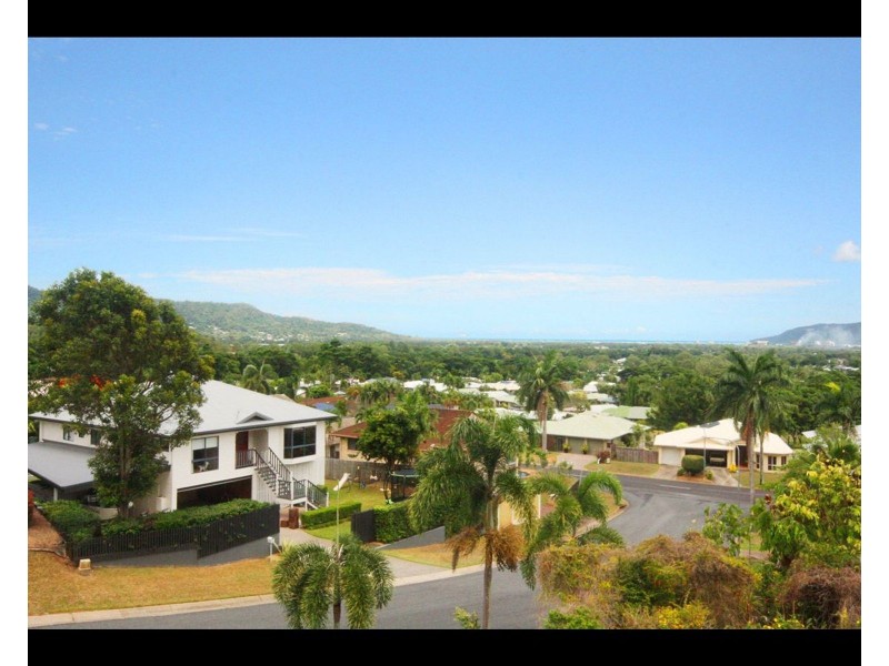 7 Rosemont Court, Mooroobool QLD 4870