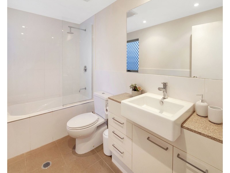 202/174-180 Grafton Street, Cairns City QLD 4870