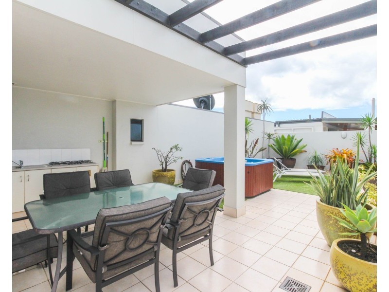 42/93-95 McLeod Street, Cairns City QLD 4870