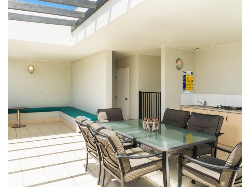42/93-95 McLeod Street, Cairns City QLD 4870