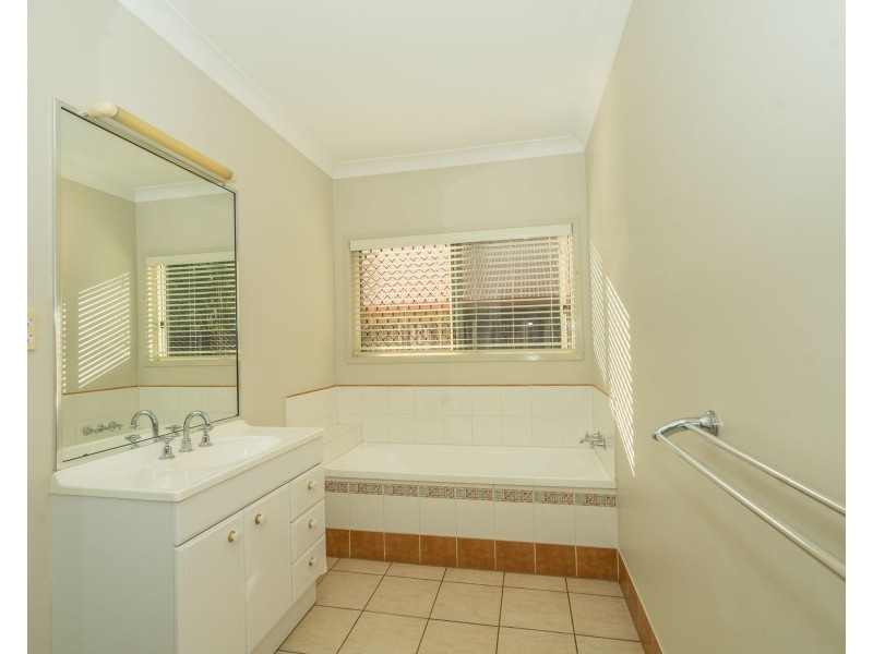 13 Shamrock Avenue, Brinsmead QLD 4870