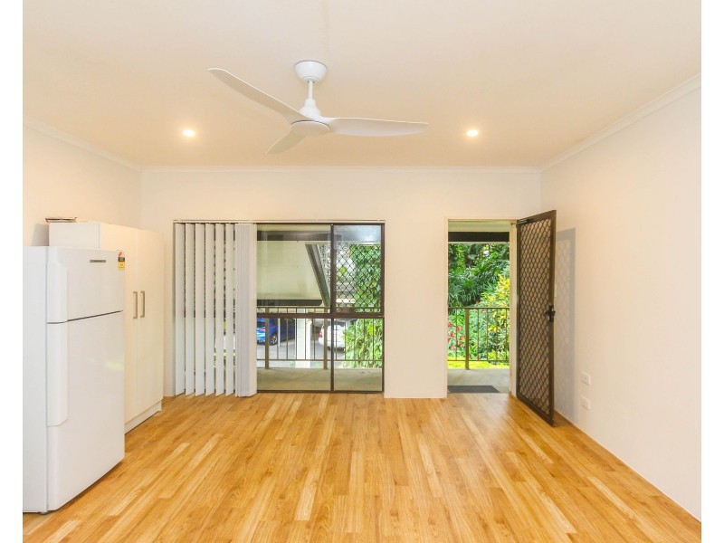 11/4 McPherson Close, Edge Hill QLD 4870