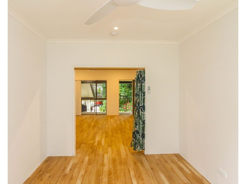 11/4 McPherson Close, Edge Hill QLD 4870