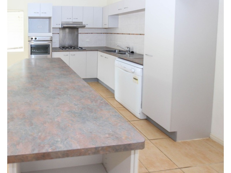 8 Shamrock Avenue, Brinsmead QLD 4870