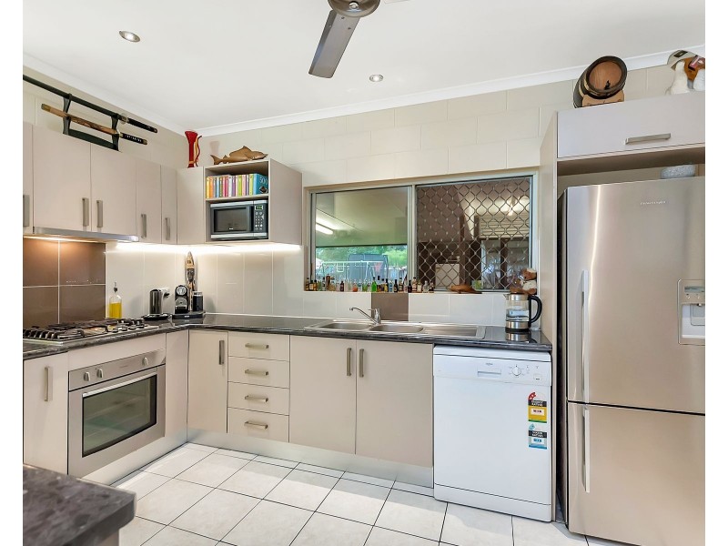 4 Marvin Close, White Rock QLD 4868
