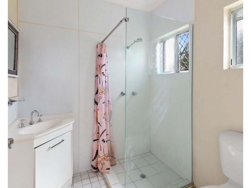 4 Marvin Close, White Rock QLD 4868