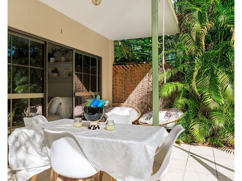 1/23 Hibiscus Lane, Holloways Beach QLD 4878