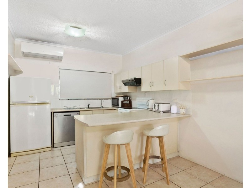 1/23 Hibiscus Lane, Holloways Beach QLD 4878