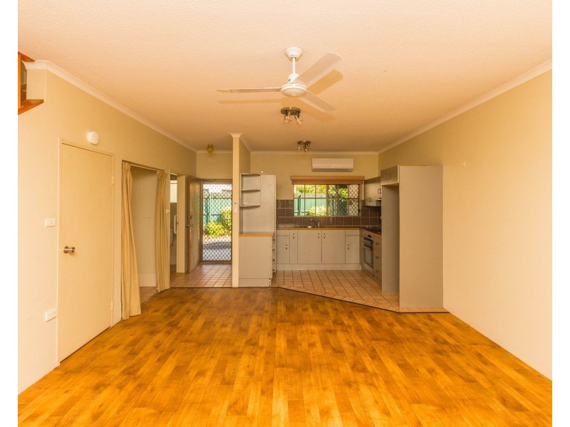 1/23 Hibiscus Lane, Holloways Beach QLD 4878