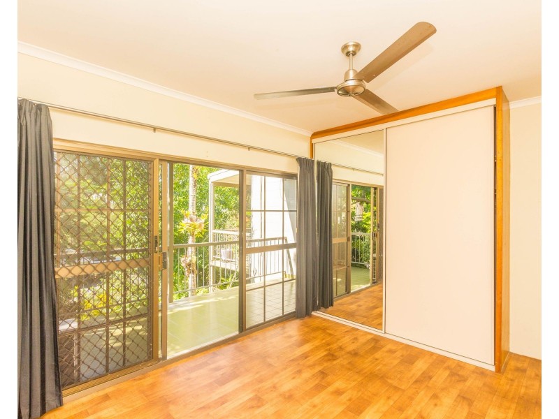 1/23 Hibiscus Lane, Holloways Beach QLD 4878
