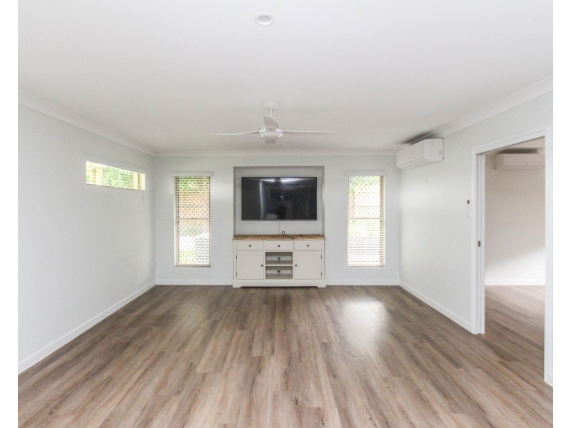 5 Picnic Street, White Rock QLD 4868