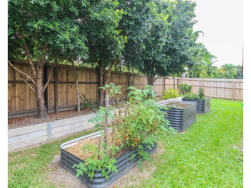 5 Picnic Street, White Rock QLD 4868