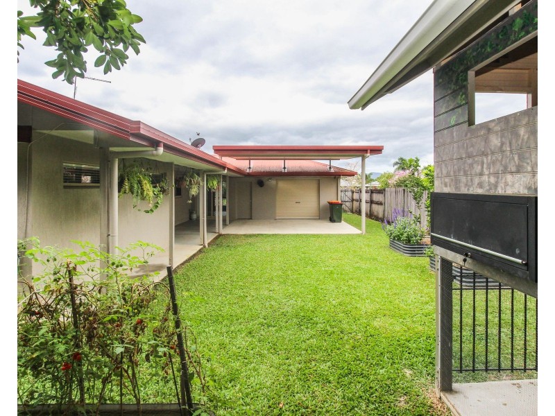 5 Picnic Street, White Rock QLD 4868