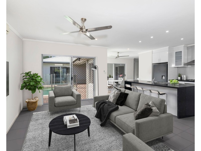 1 Chystanthus Street, Trinity Park QLD 4879