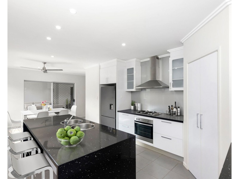 1 Chystanthus Street, Trinity Park QLD 4879