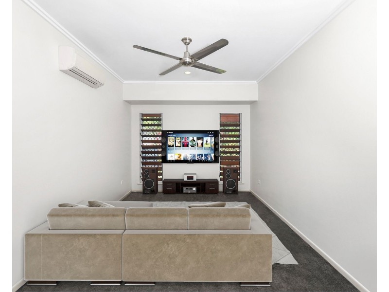 1 Chystanthus Street, Trinity Park QLD 4879