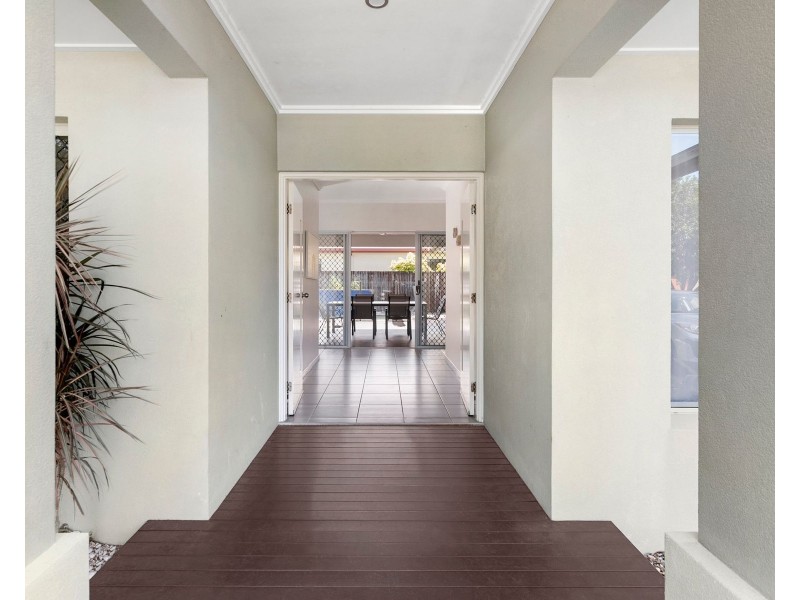 1 Chystanthus Street, Trinity Park QLD 4879