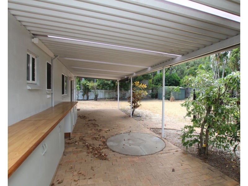 19 Baronia Crescent, Holloways Beach QLD 4878