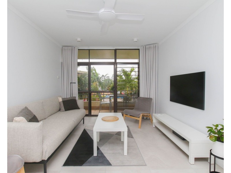 9/221 Lake Street, Cairns North QLD 4870