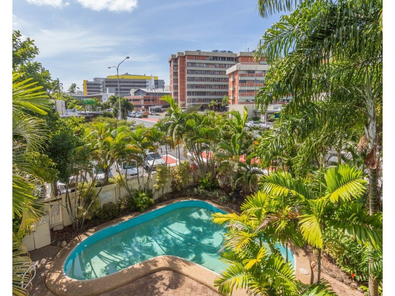 9/221 Lake Street, Cairns North QLD 4870
