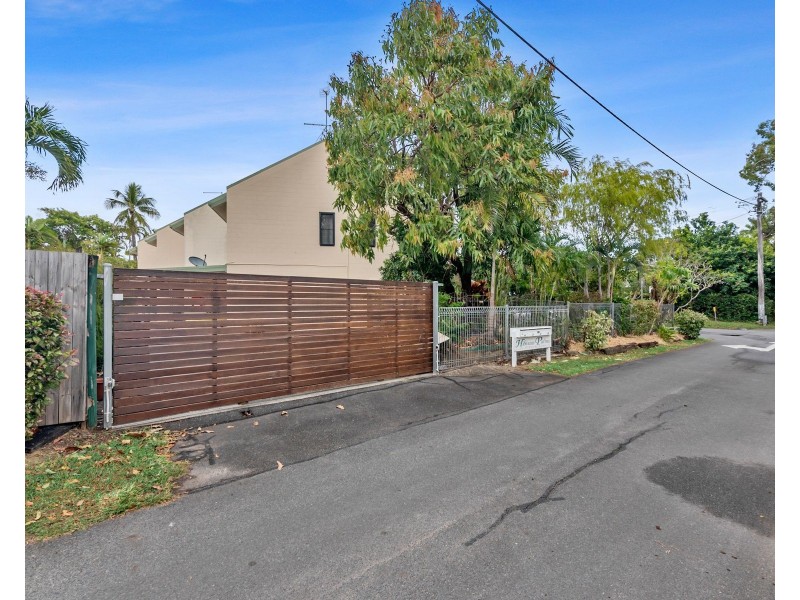 3/23 Hibiscus Lane, Holloways Beach QLD 4878