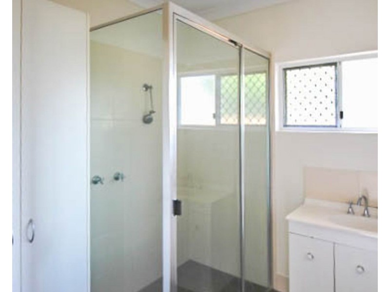 2/9 Windarra Street, Woree QLD 4868