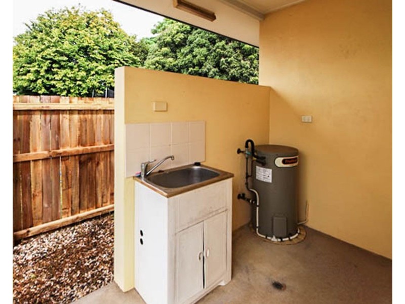 2/9 Windarra Street, Woree QLD 4868