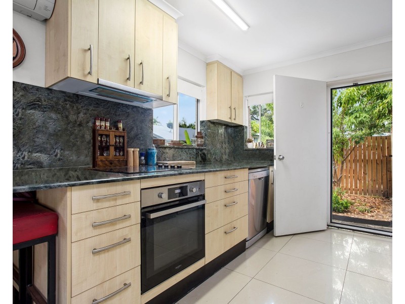 8/36 Old Smithfield Road, Freshwater QLD 4870