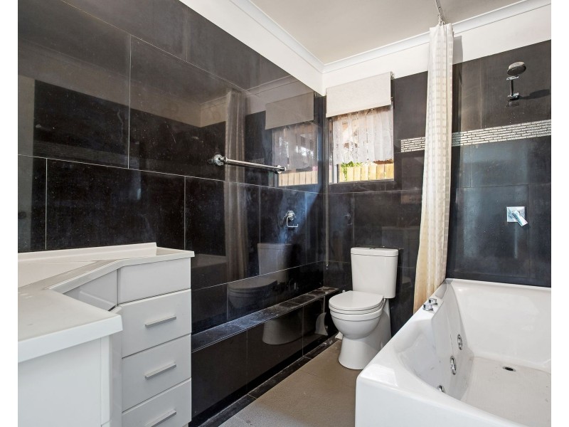 8/36 Old Smithfield Road, Freshwater QLD 4870