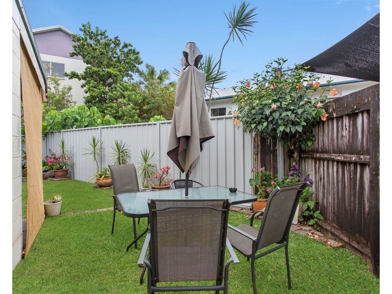 8/36 Old Smithfield Road, Freshwater QLD 4870