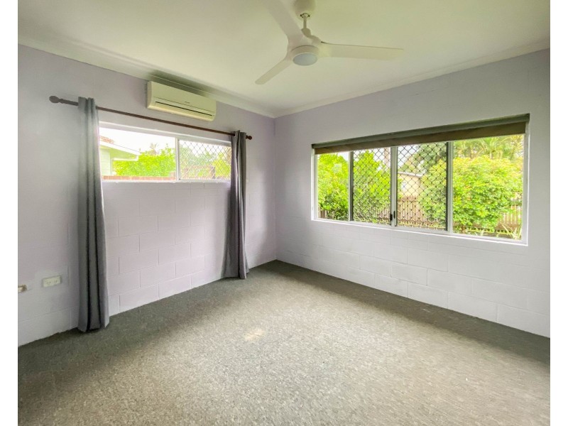 6 Paradise Close, White Rock QLD 4868